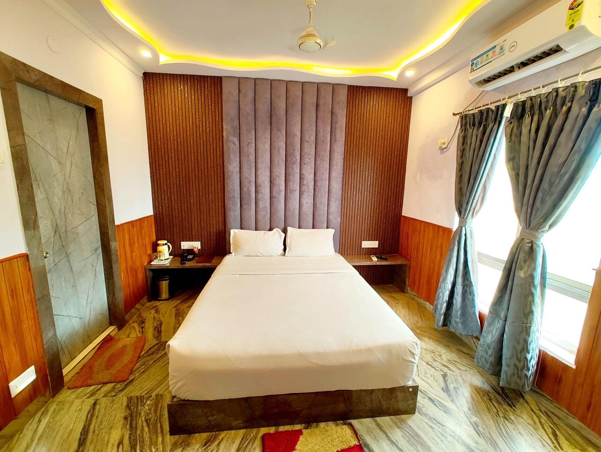 A Luxuary Dream!land Near Sea And Jagannth Temple - Fully Air Conditioning Luxuary - Lift - Restaurant & Parking Facilities - Four Star In