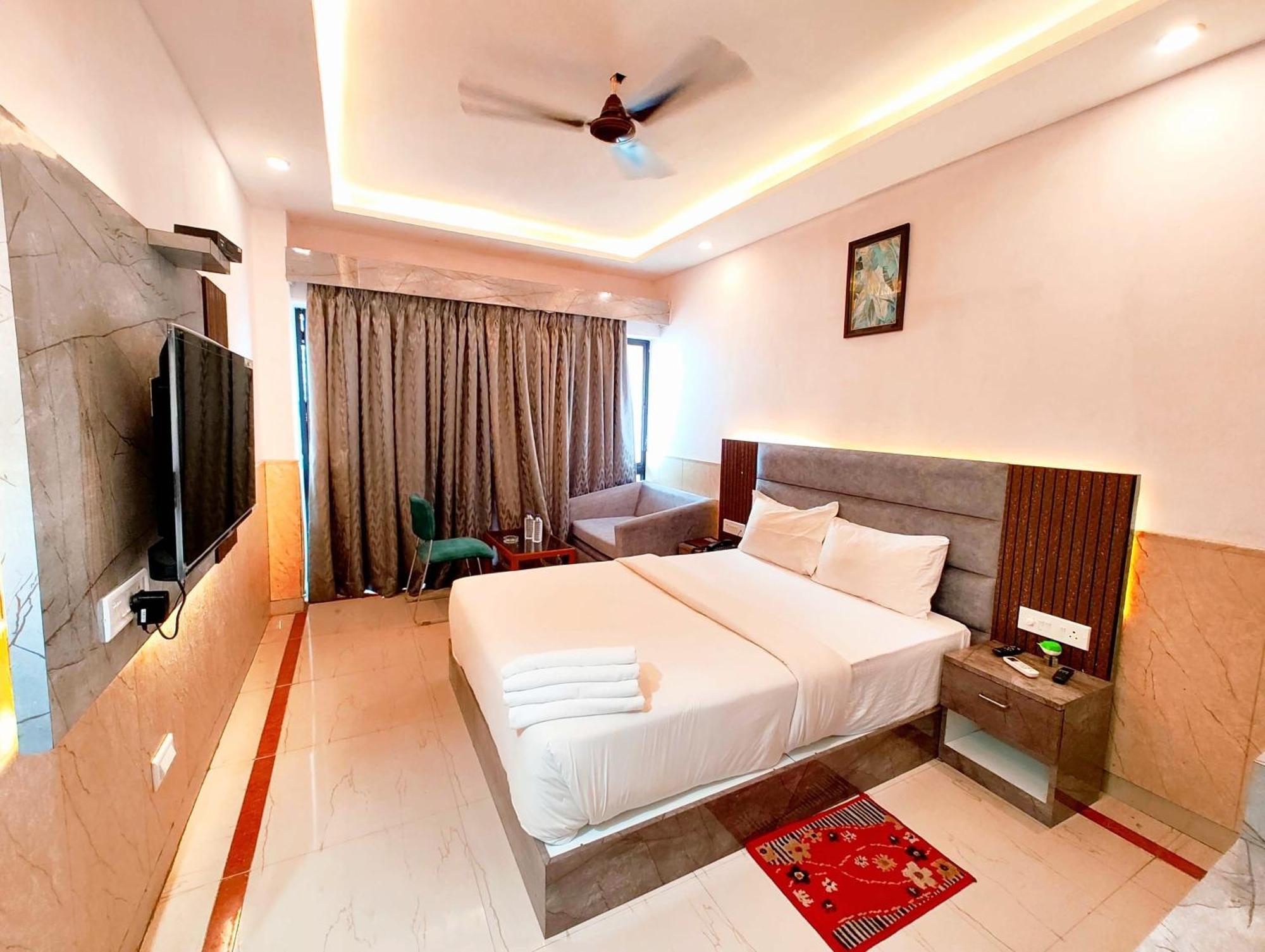 A Luxuary Dream!land Near Sea And Jagannth Temple - Fully Air Conditioning Luxuary - Lift - Restaurant & Parking Facilities - Four Star In Hotel