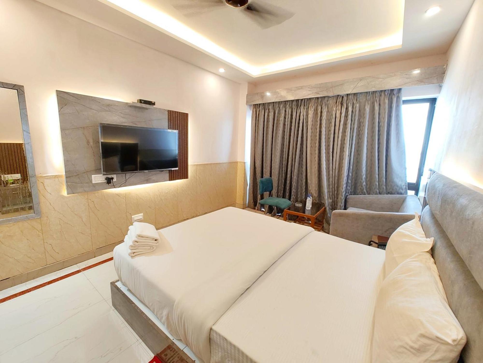 Hotel A Luxuary Dream!land Near Sea And Jagannth Temple - Fully Air Conditioning Luxuary - Lift - Restaurant & Parking Facilities - Four Star In 4*
